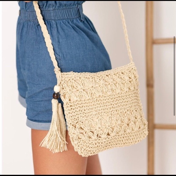 LLK Handbags - Straw tassel bead cross body purse